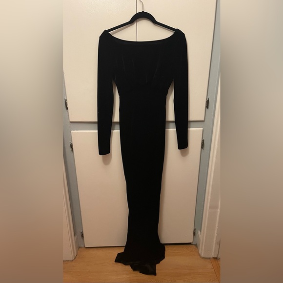 Laura Byrnes California Beatrix Gown in Black Velvet - Small - Picture 1 of 6